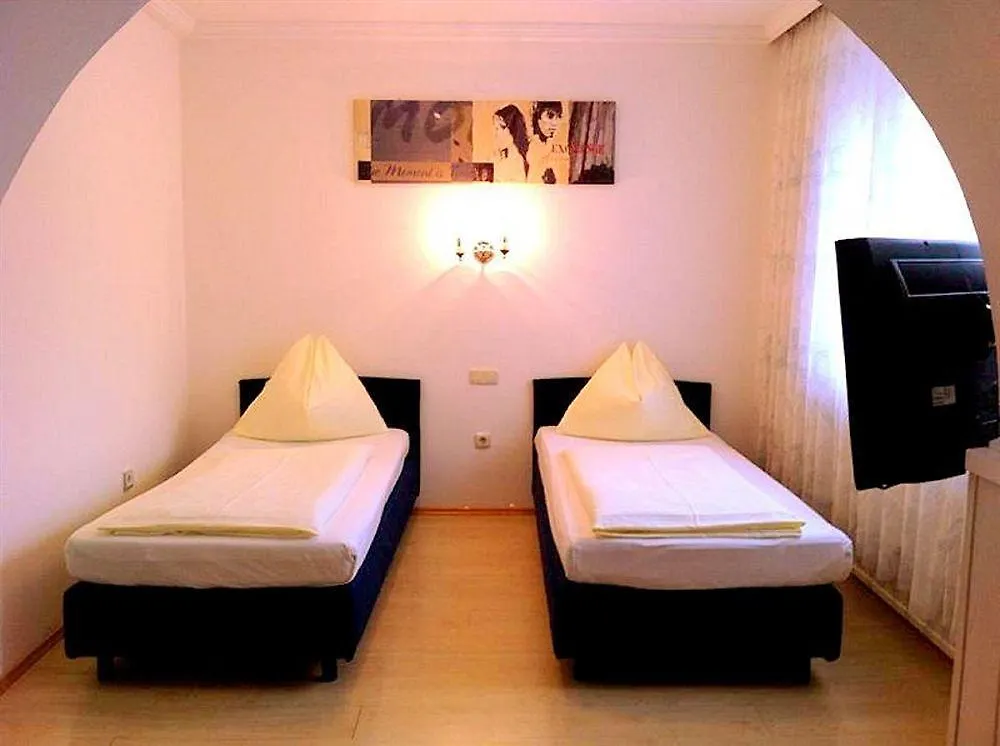 Hotel Drei Kreuz Salzburg 3*,